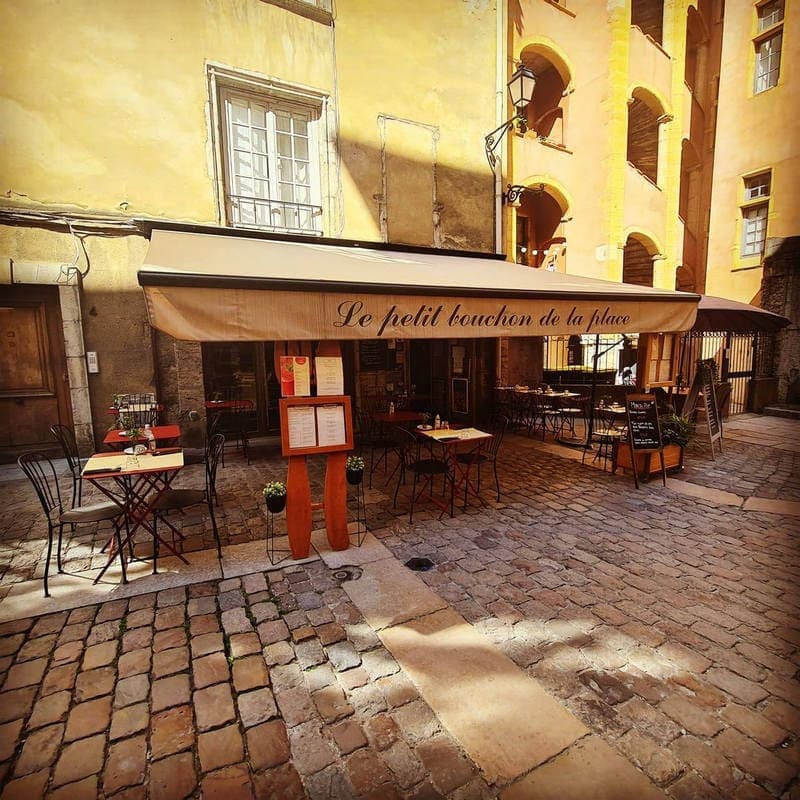 Le Petit Bouchon De La Place Lyon Menu Et Photos