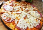 4 pizzas incontournables à commander chez Domino's Pizza  - Pizza  