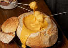 7 restaurants parisiens où faire le plein de fromage  - Fondue au restaurant  