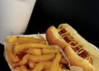 Assurance maladie et fast-food  - Soda, frites et hot dog  