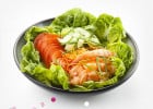 Des plats légers et frais avec Matsuri  - salade Saumon Crudités Matsuri  