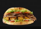 Les kebabs en sandwich au déjeuner chez Nabab Kebab  - Sandwich kebab dans un pain pita  
