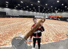 Pizza Hut : nouveau record mondial de la plus grande pizza  - La plus grande pizza du monde  