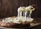 Record : la pizza aux 154 fromages   - Pizza aux fromages  
