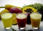 Smoothie et jus naturel  - Des verres de jus de légumes  