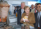 Stupeur en Allemagne : hausse du prix du döner kebab  - Angela Merkel et döner kebab  