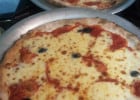 Top 10 des pizzérias de Marseille  - Le Vésuvio et ses pizzas  