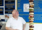 Un hamburger de 30 000 calories  - John Clarkson et son Pie-Scraper  