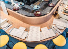 Un restaurant londonien sert des fromages sur tapis roulant  - Fromages sur tapis roulant  