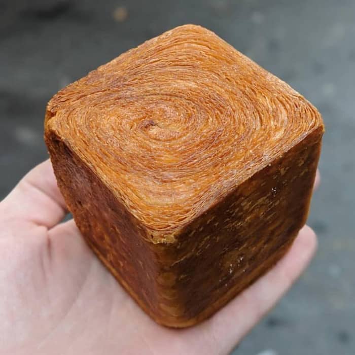 Cube Croissant  