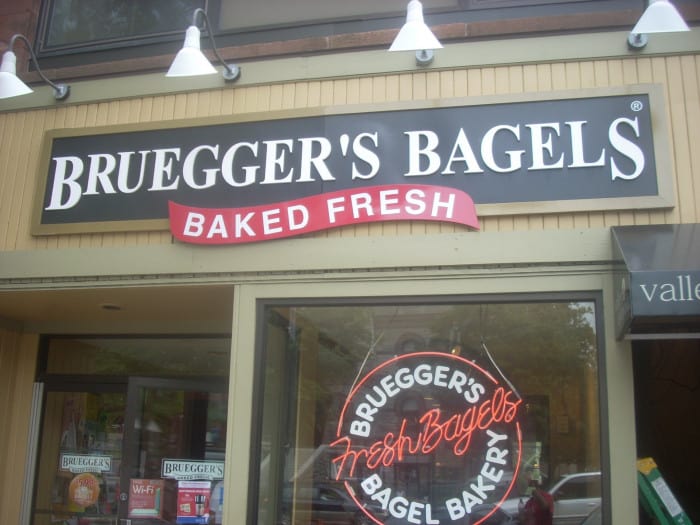  Bruegger's  Bagels, une enseigne Le Duff  