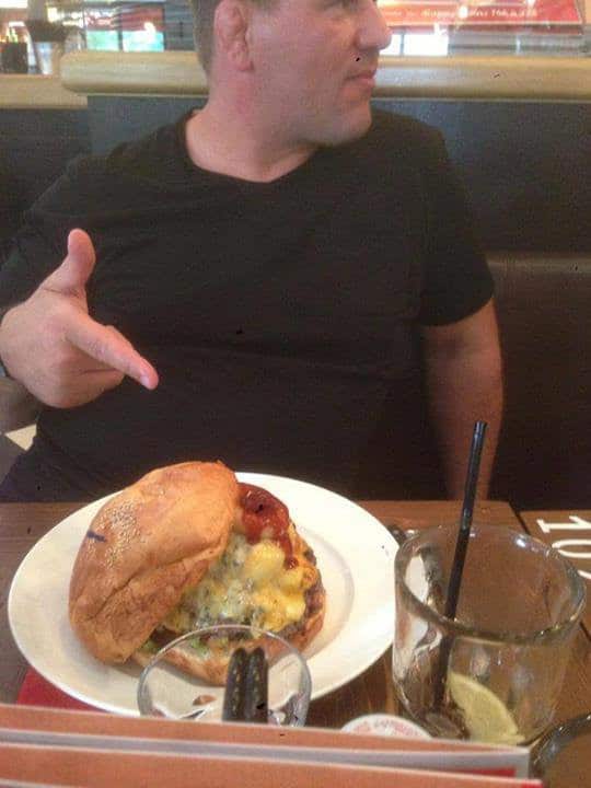  Christian Califano et le Zlatan Burger  