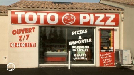  Devanture d'une pizzéria Toto-pizz  