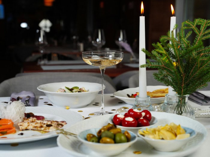  Table de fête au restaurant  