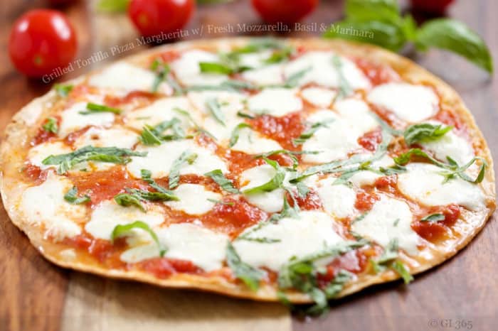  Mozzarella fraiche sur pizza Margherita  