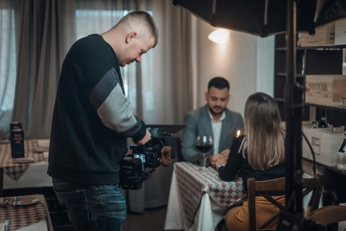  Couple dans un restaurant traditionnel  