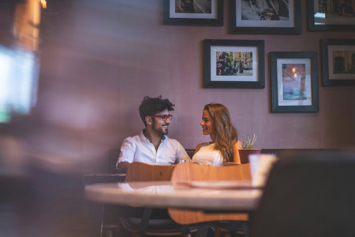  Couple au restaurant  