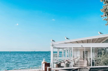 10 terrasses de restaurants avec vue mer sur la Côte d’Azur