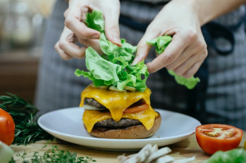 Burger : 8 idées pour remplacer les buns, à essayer !