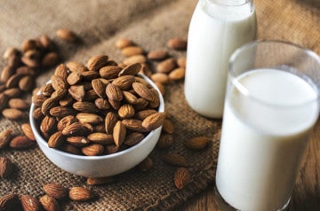 Coco, amande, soja : la tendance des laits végétaux