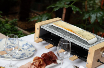 Raclette, fondue et dépaysement au Prince de Galles à Paris