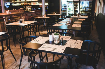 Restaurants et bars : manger debout bientôt possible ?
