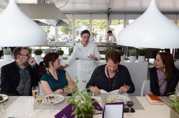 Un repas au Festival de Cannes