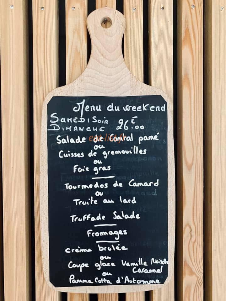 Carte et menu de Auberge du Pont "Chez Sylvie" à Saint Projet de Salers — Un exemple de menu du week end