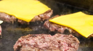 B Chef - Un steak frais grillé, cheddar fondant