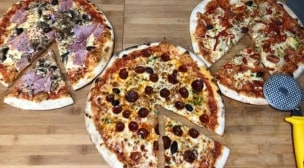 Mister Pizza - Trois pizzas à découper