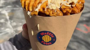 Pepe Chicken - Waffles fries