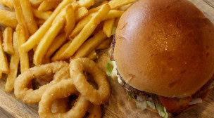 Speed Burger - Un burger avec frites