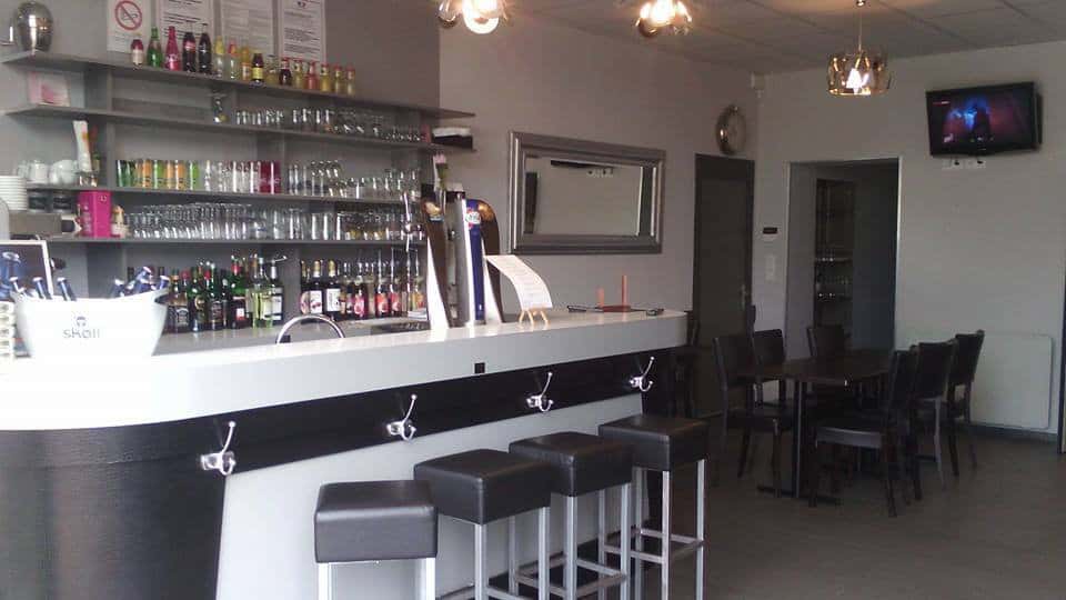 Tan's Café — photo 3