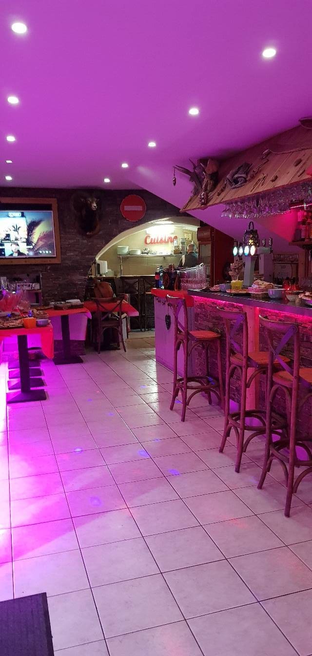 cafe de la place — photo 3