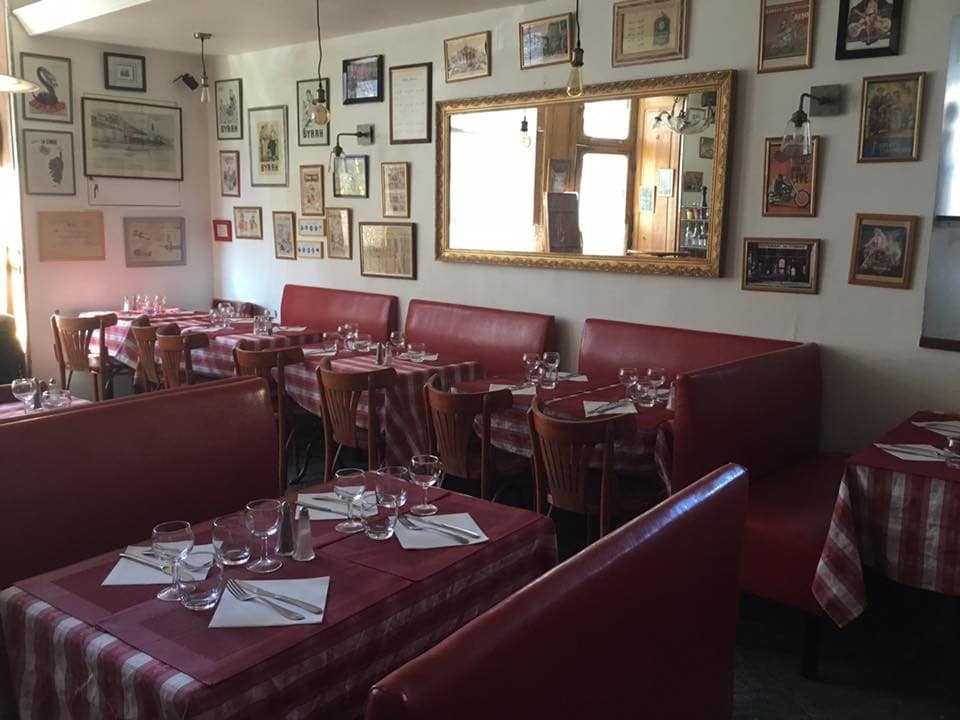 Au Café Français — photo 3