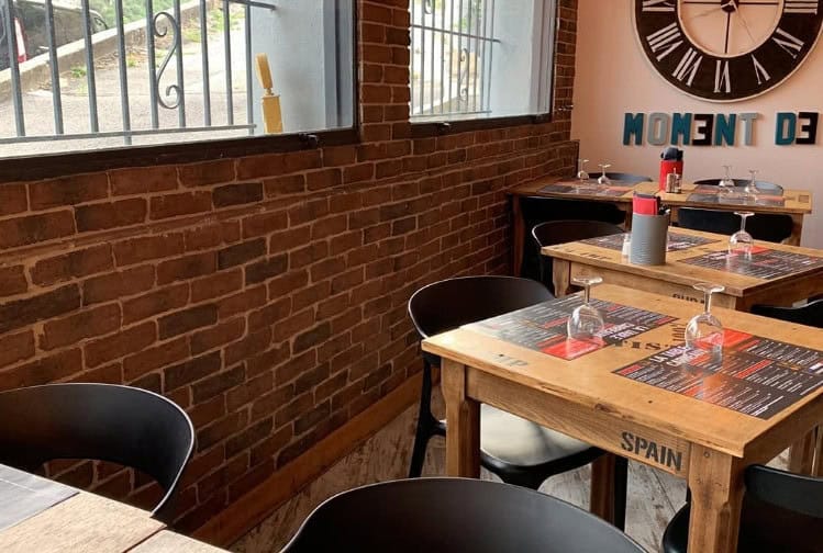 La table à carreaux — Restaurant Français à Saint Sauveur de Cruzieres — photo 2