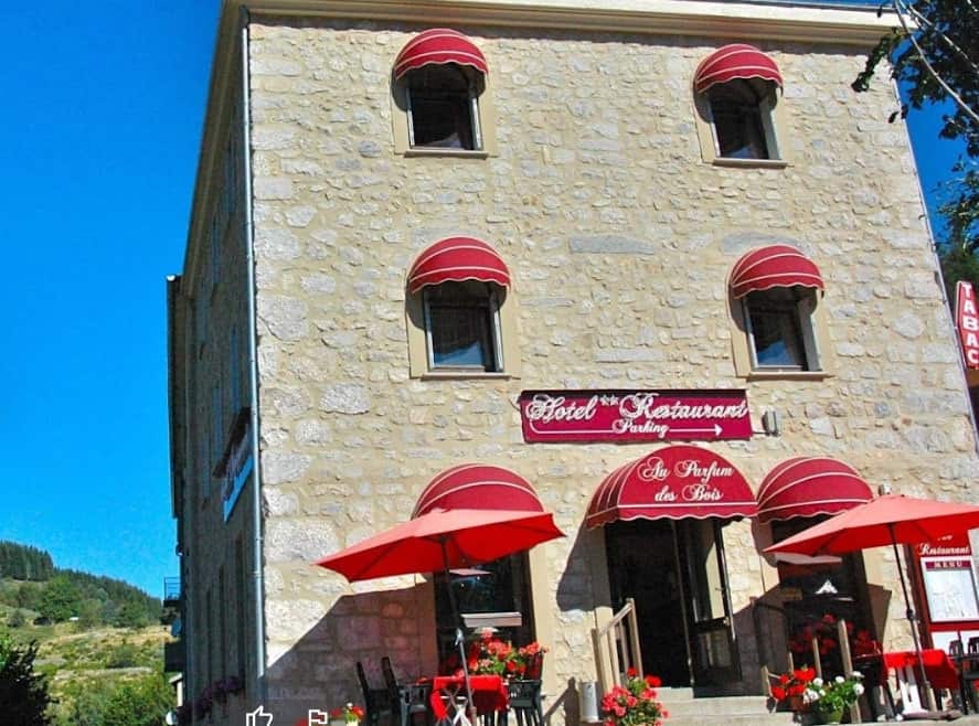 Au Parfum des Bois — Hôtel - Restaurant à Saint Cirgues en Montagne — photo 2