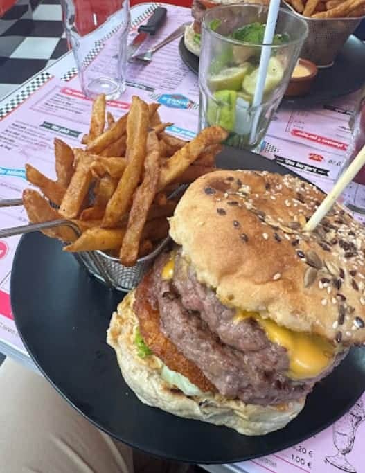 Photo de Mel's Dinner