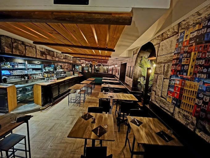 H4 Bar — photo 3