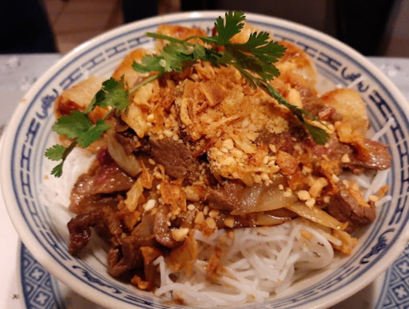Linh Chi — photo 2