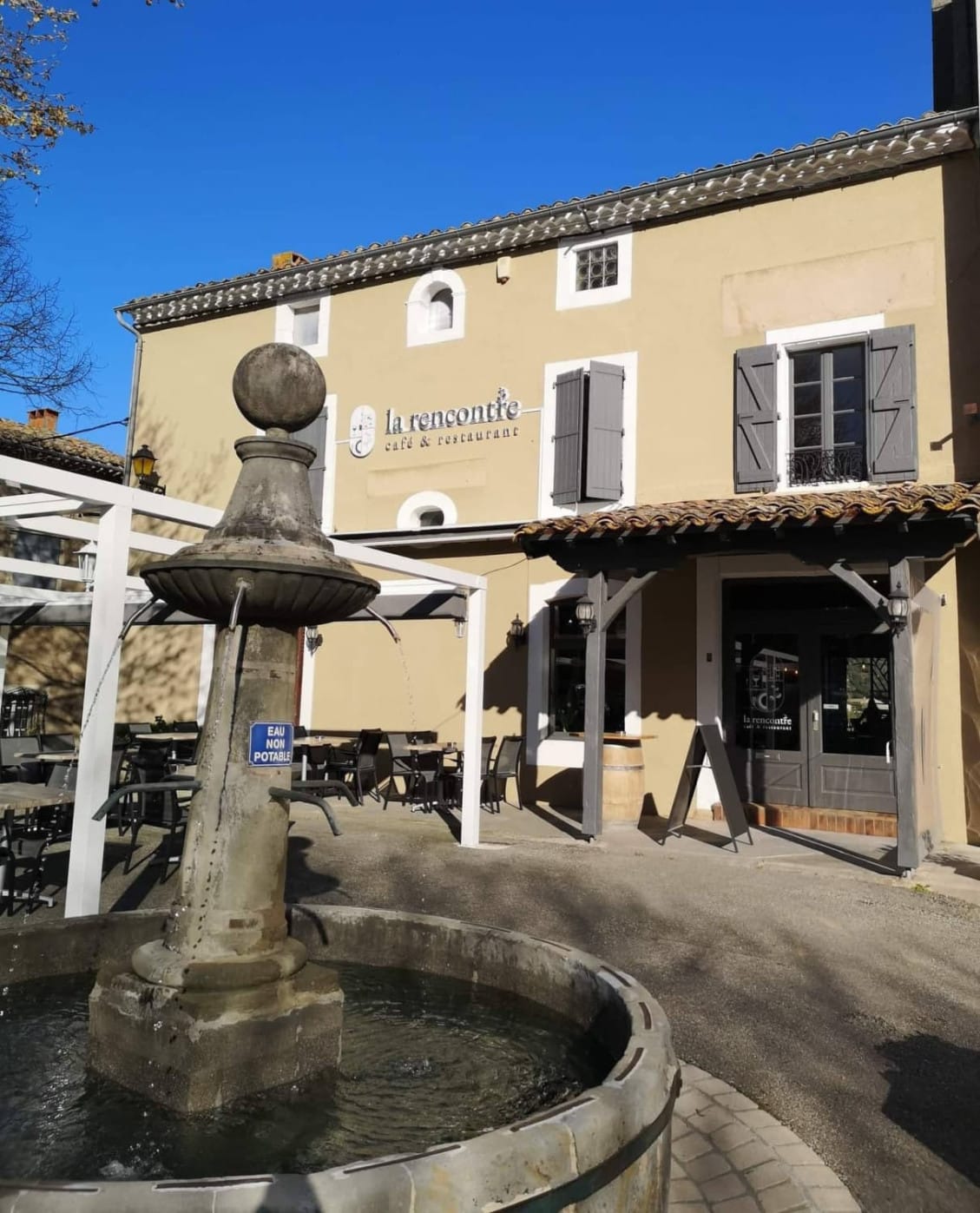 La Rencontre Café — photo 2