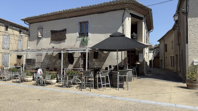 Café Restaurant de la place — photo 3