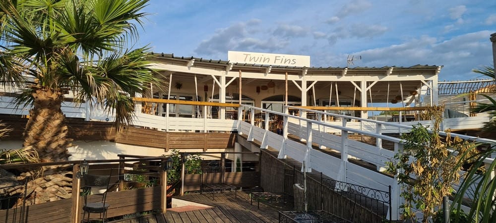 Twin Fins — photo 3
