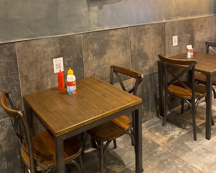 27 Burger Bar — photo 3
