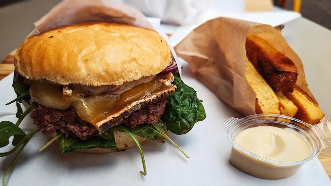 Organic Burger House — photo 2