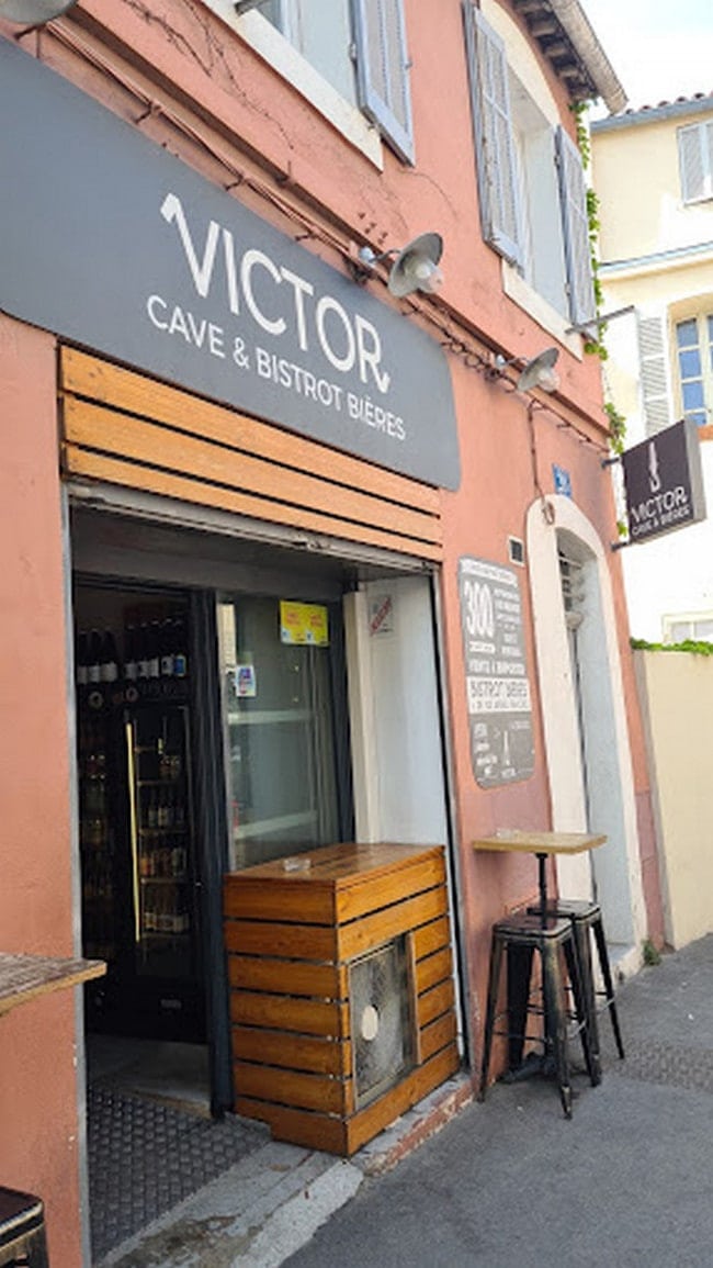 Victor — photo 2