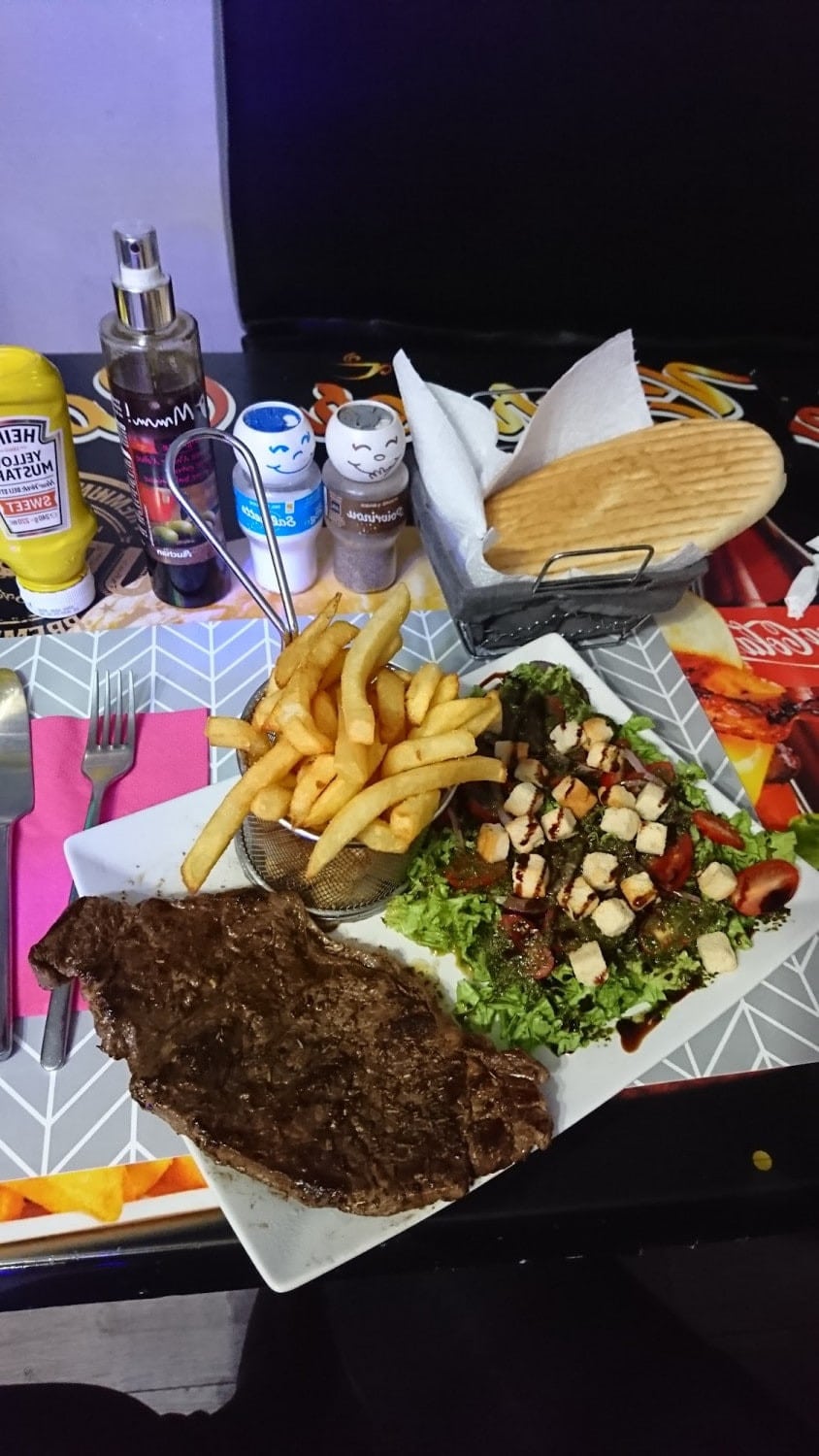 Burger Café — photo 2