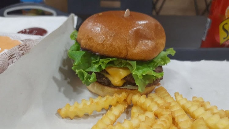 Mister Burger & Fries — photo 2