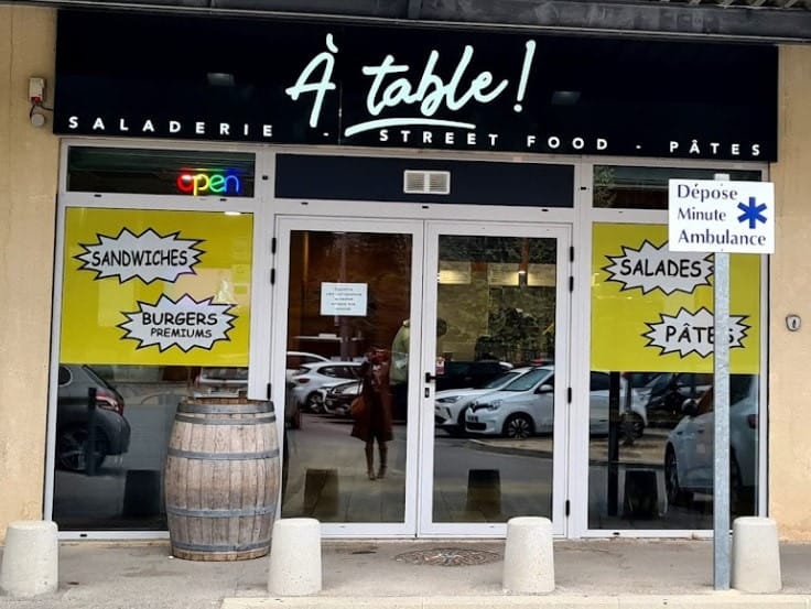A Table ! — photo 3