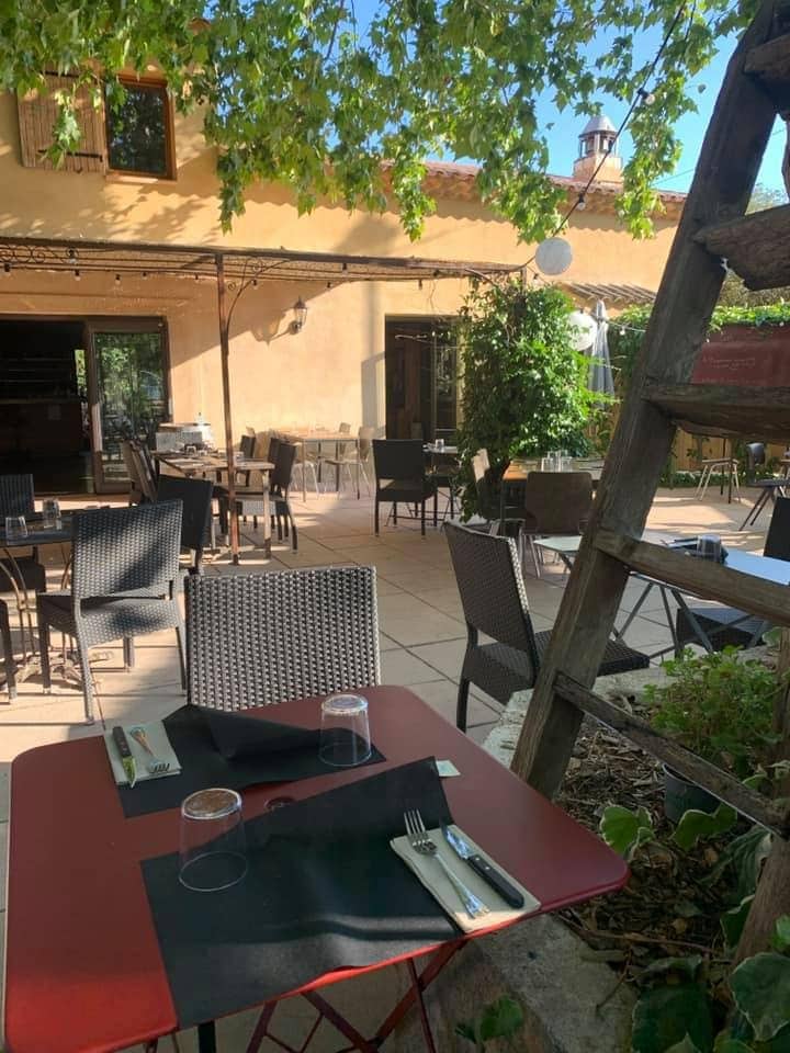 Les Cent Canailles — photo 2